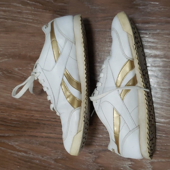 (9) Vintage Look Reebok Classic Lace Up Sneakers Non-Marking Outsole Retro Y2K - Picture 12 of 17